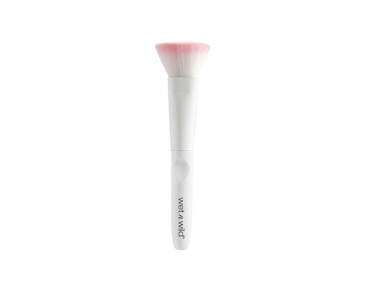 Wet 'n' Wild Flat Top Makeup Brush with Densely-packed Bristles - All-purpose Brush for Easy Application