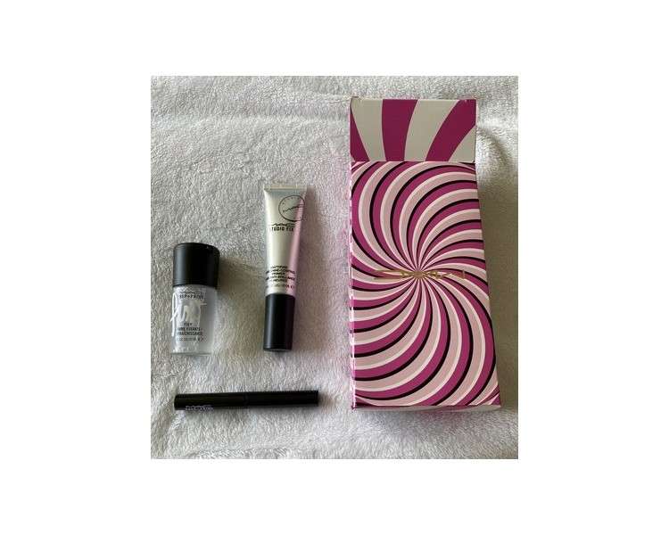 MAC Tricks Of The Trade Kit (1 Primer + 1 Finishing Mist + 1 Prep)