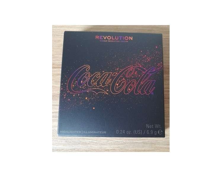 Makeup Revolution x Coca Cola Starlight Illuminator 6.9g