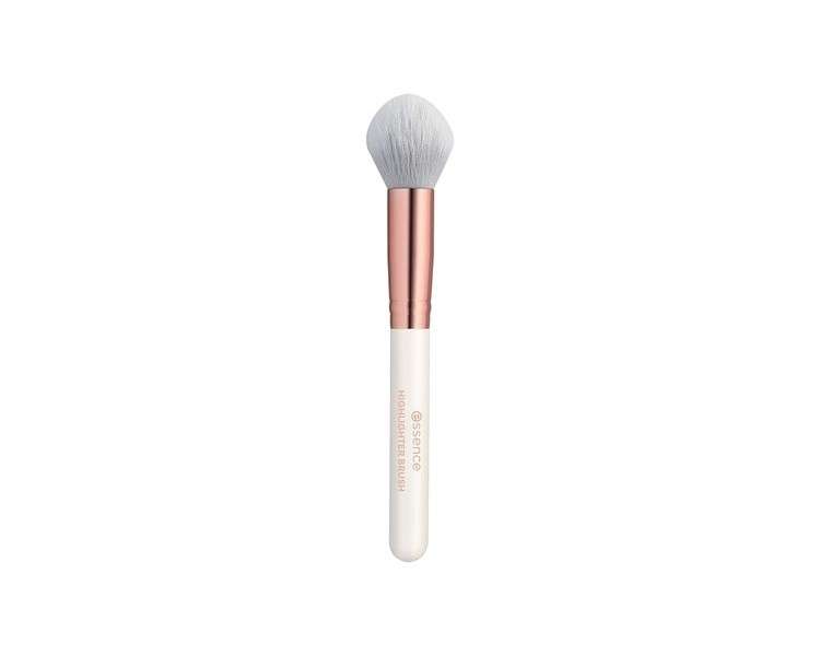 Essence Cosmetics Highlighter Brush Makeup