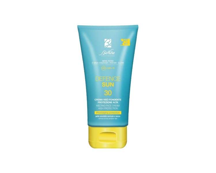 BioNike Defence Sun Face Cream 30+ for Normal and Dry Skin Antioxidant Waterproof and Non-Adhesive Triple Light Protection 50ml