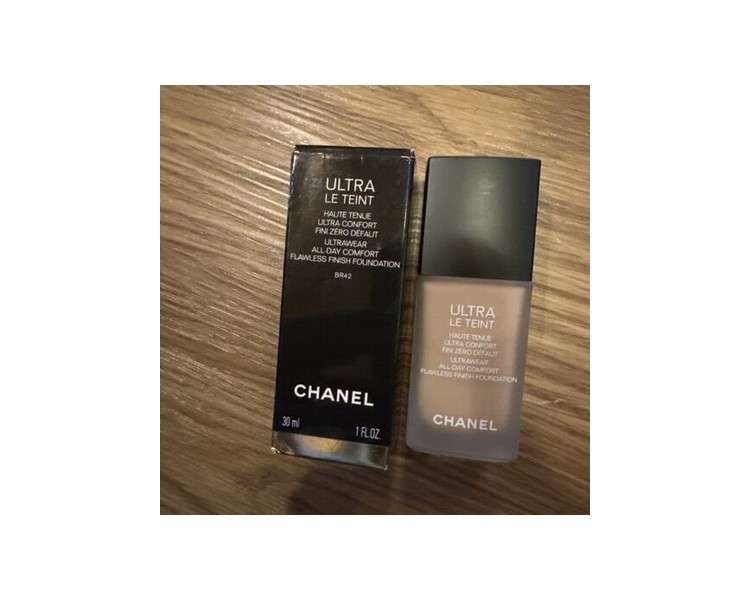 Chanel Ultra Le Teint Fluide Foundation Tom BR42 30ml