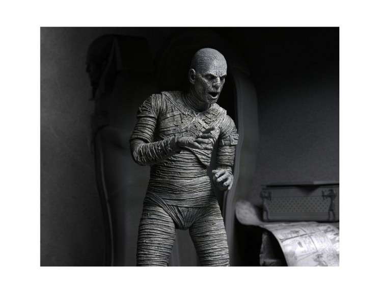 Figura neca ultimate mummy black white